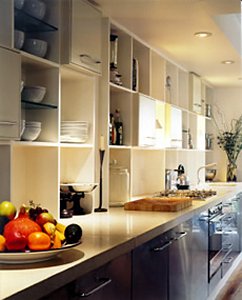 Survey Reveals A Planning Black Hole 